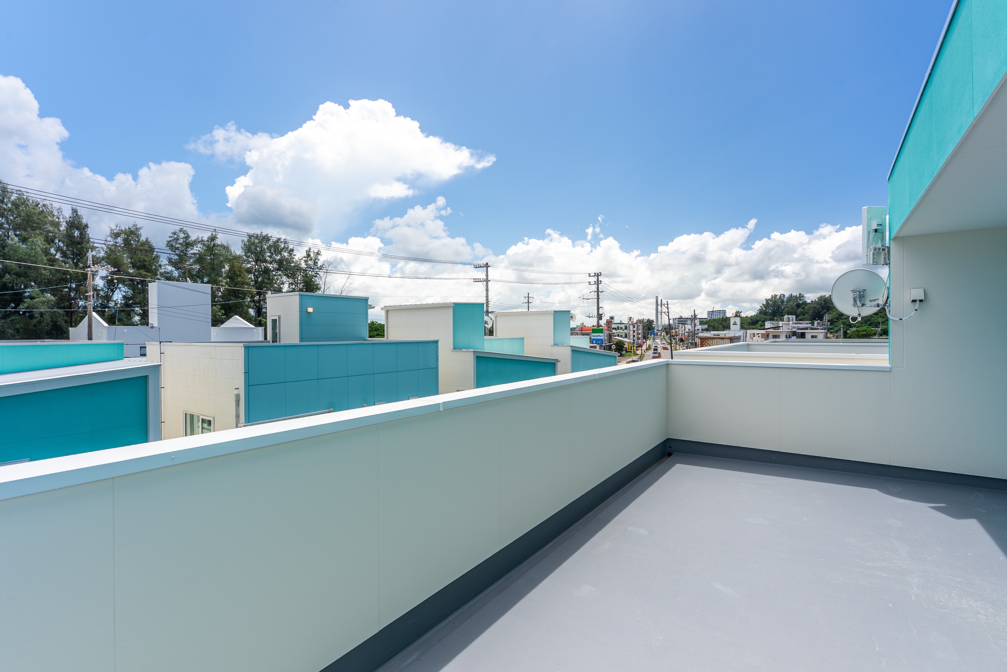 H棟：バルコニー