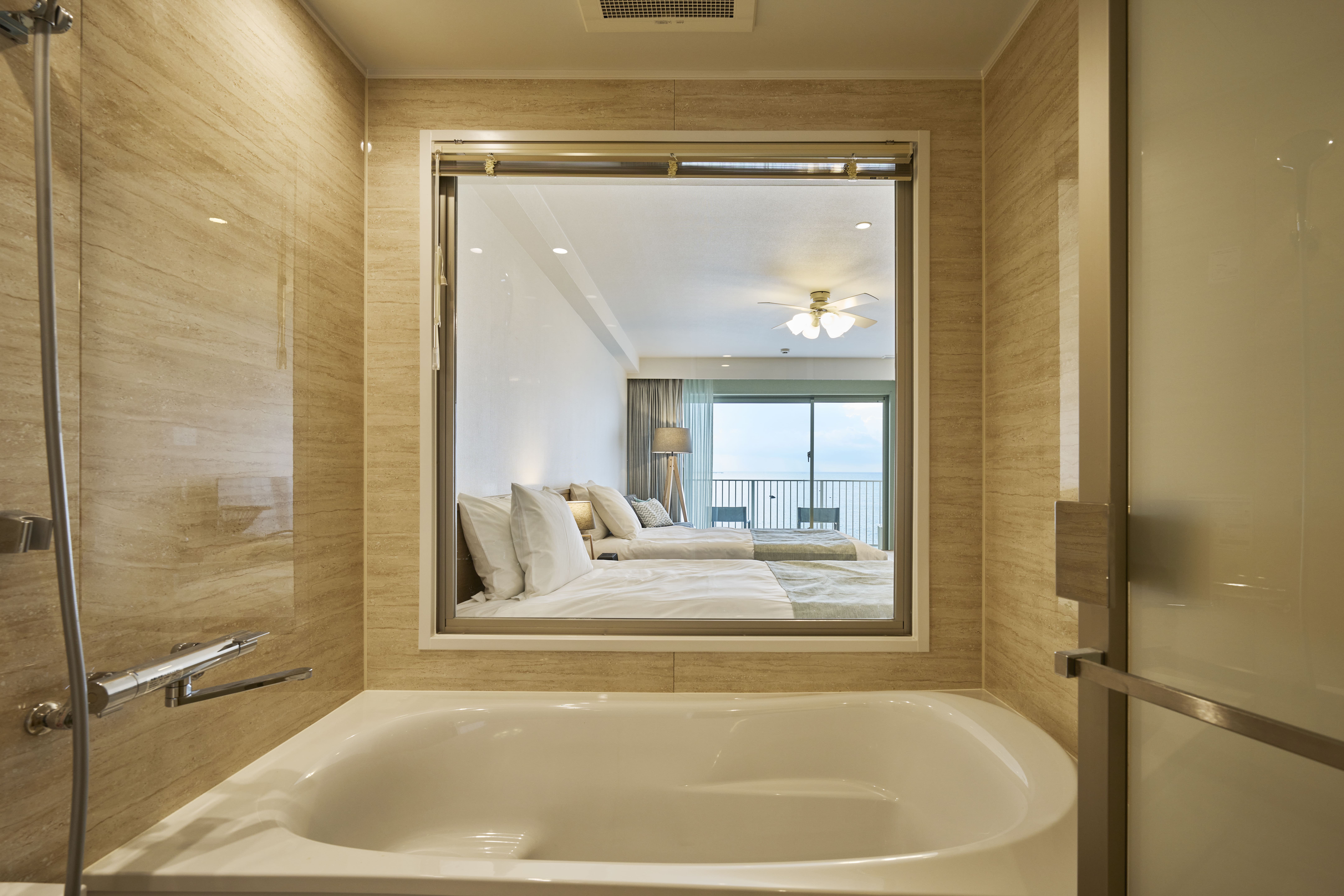 【オーシャンフロントツイン】ビューバス