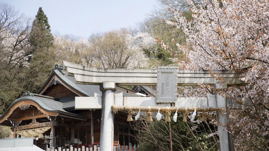 【出雲大社】縁結びの神・福の神として名高い出雲大社。当館より徒歩5分圏内。