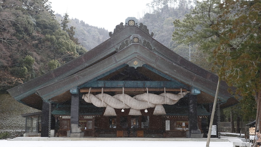 【出雲大社】全国の神様達が集う神社の古社です。冬には雪が積もります。