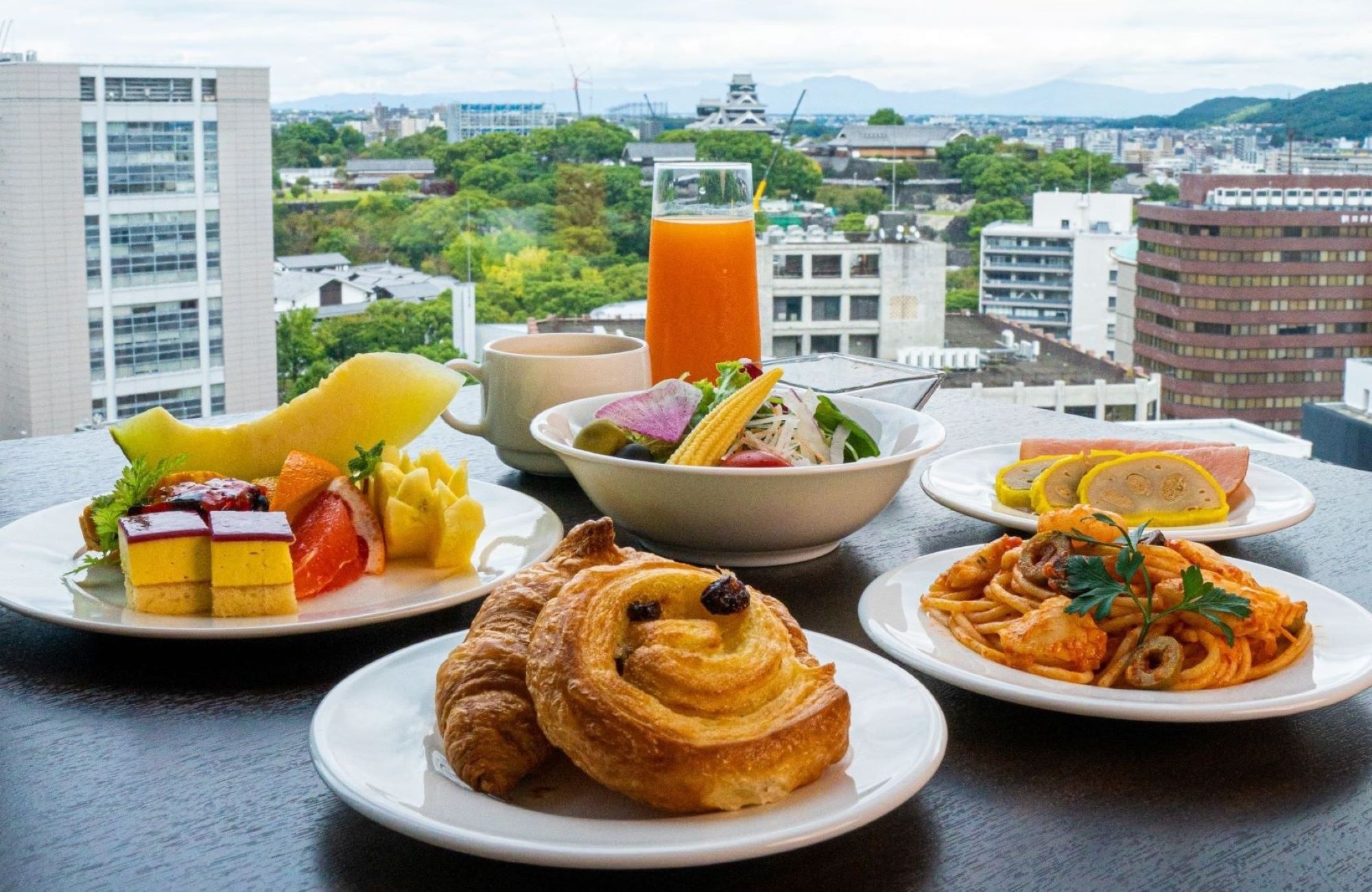 朝食