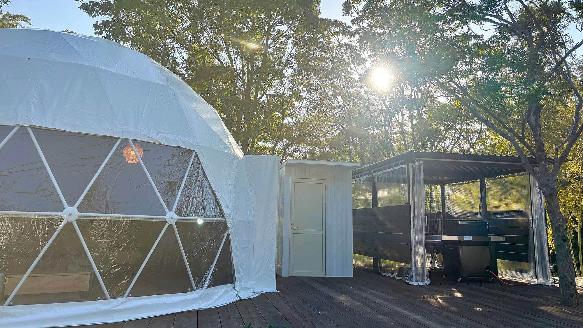 ・【ASH】ドームテント横にBBQスペースを設置。プライベートにお使いいただけます