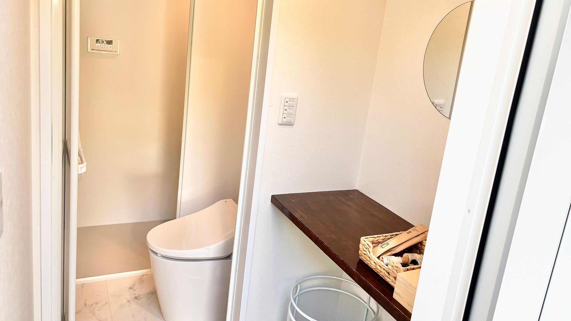 ・【ASH】トイレは温水洗浄機能付き。快適にご利用いただけます