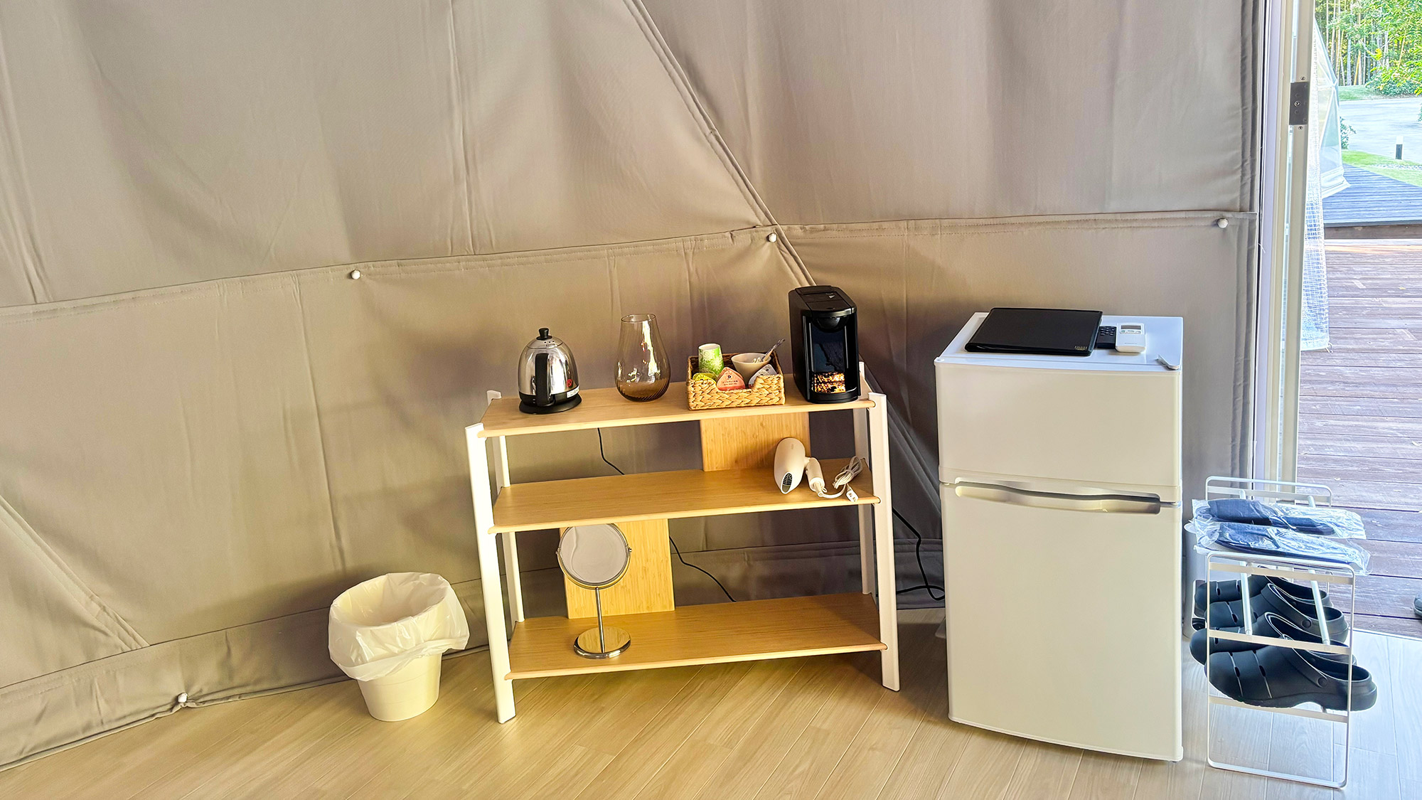 ・【ASH】お茶セットでホッと一息。室内は冷暖房を完備し快適にお過ごしいただけます