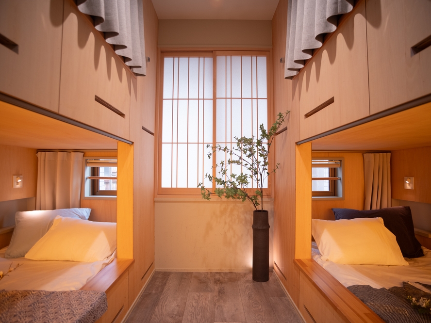 USJ地下鉄28分　道頓堀・難波徒歩6分　和紙と藍染の和モダン　秘密基地とお子様に人気の二段ベッド　