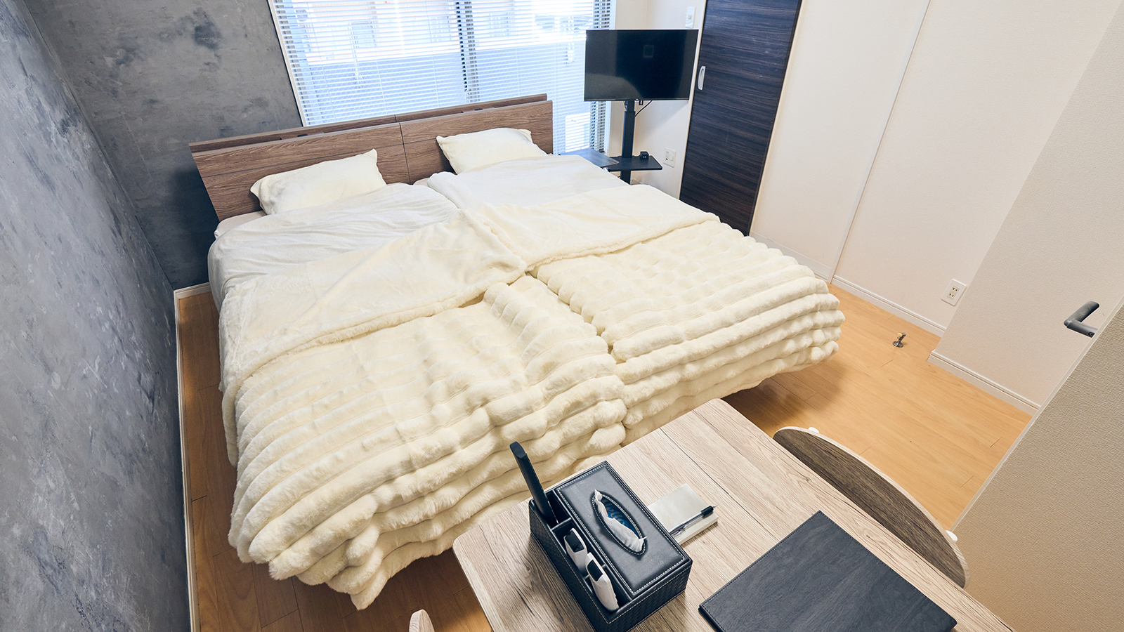 【シモンズベッド】キングベッドルーム