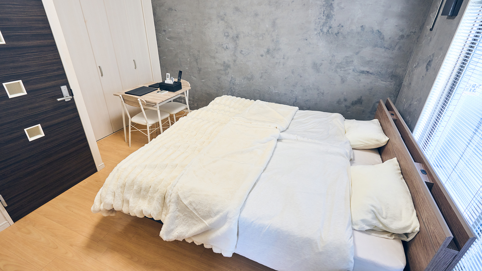 【シモンズベッド】キングベッドルーム