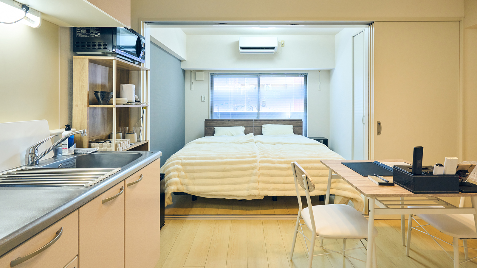 【シモンズベッド】キングベッドルーム