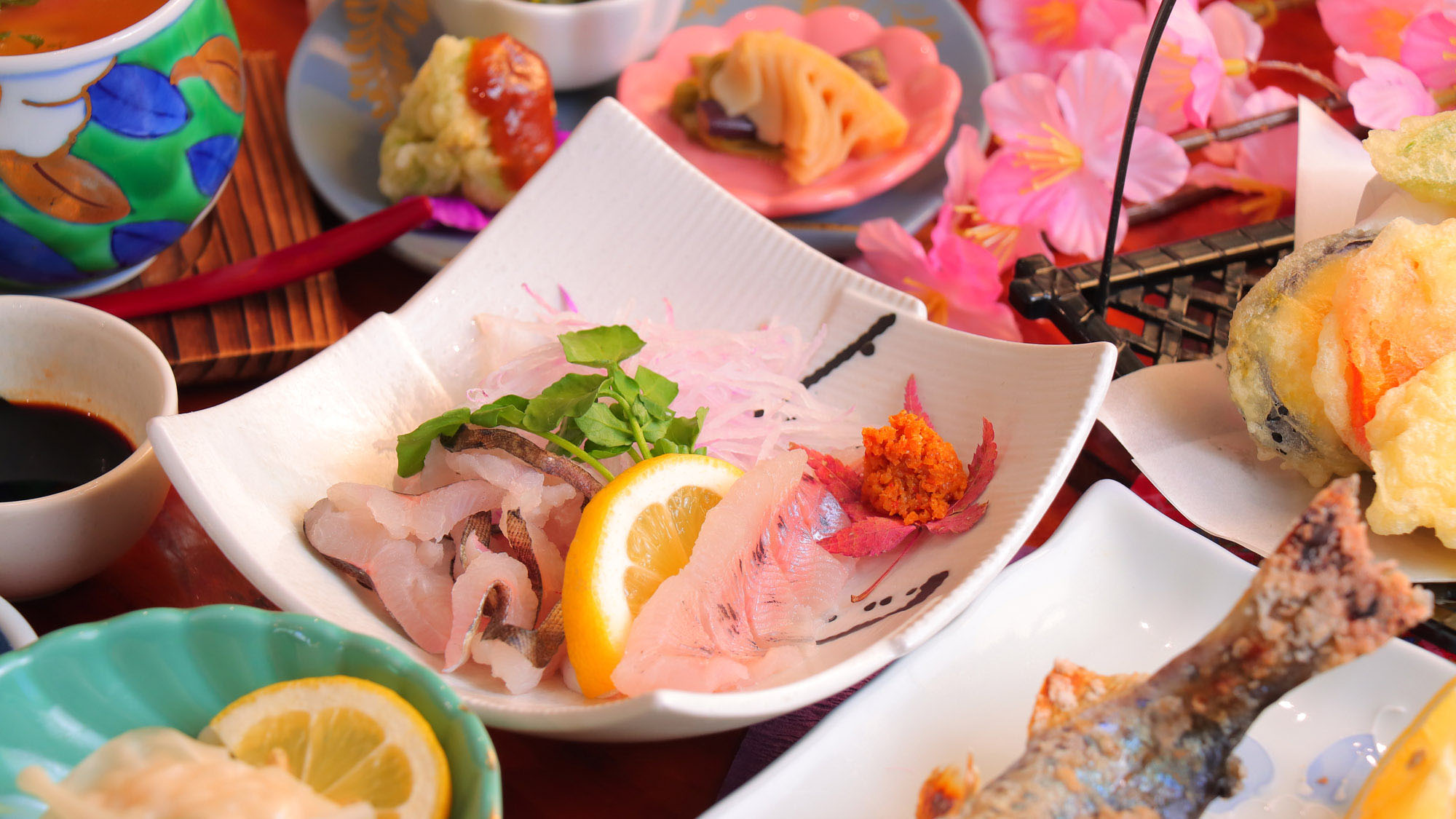 【春のお食事】ひろしげのエノハ(ヤマメ)のお刺身は臭みもなく、ぷりっぷり！手作りの柚子胡椒をつけて!