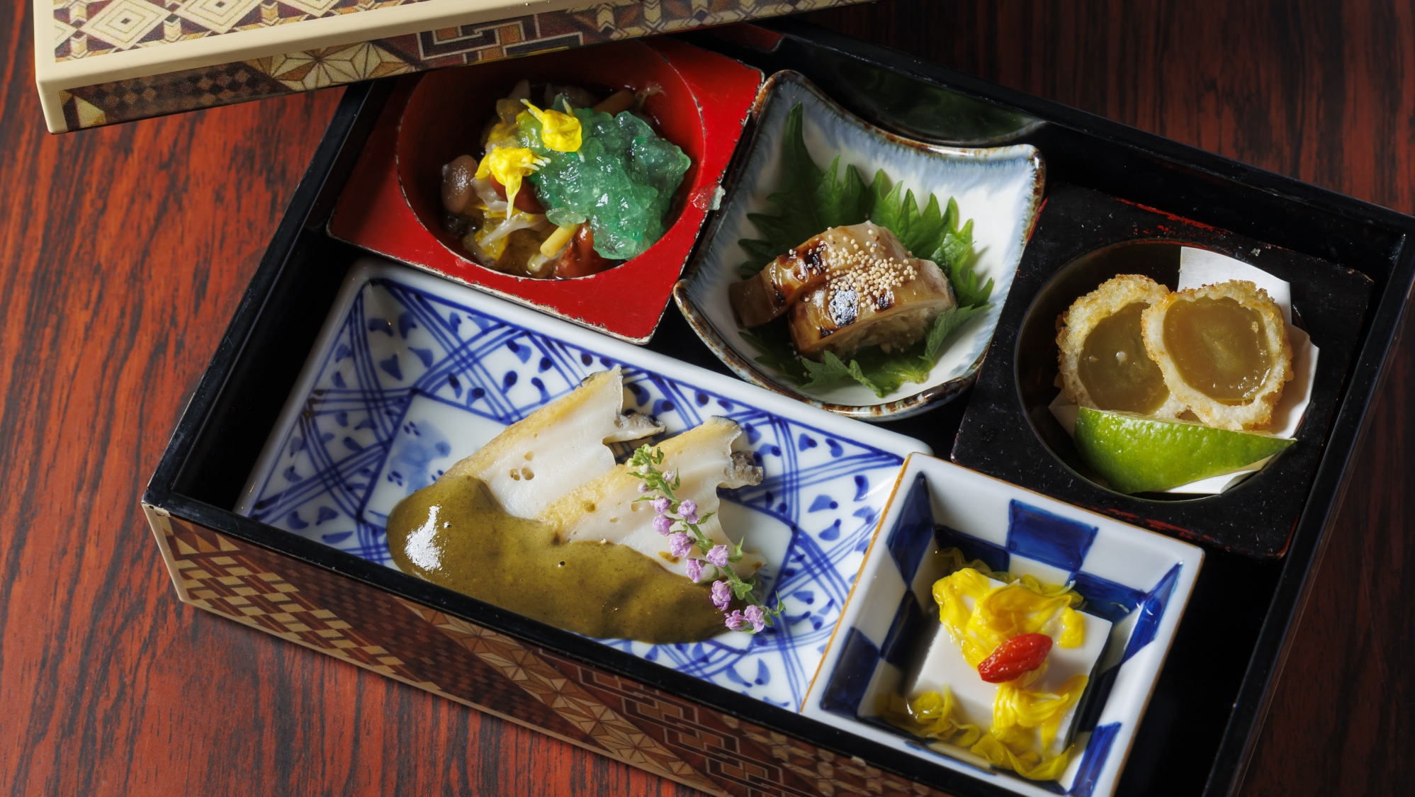 【スタンダード◇創作和食】＜ご夕食時間：19:30〜21:00＞”箱根の四季彩”を本格和食コースで。