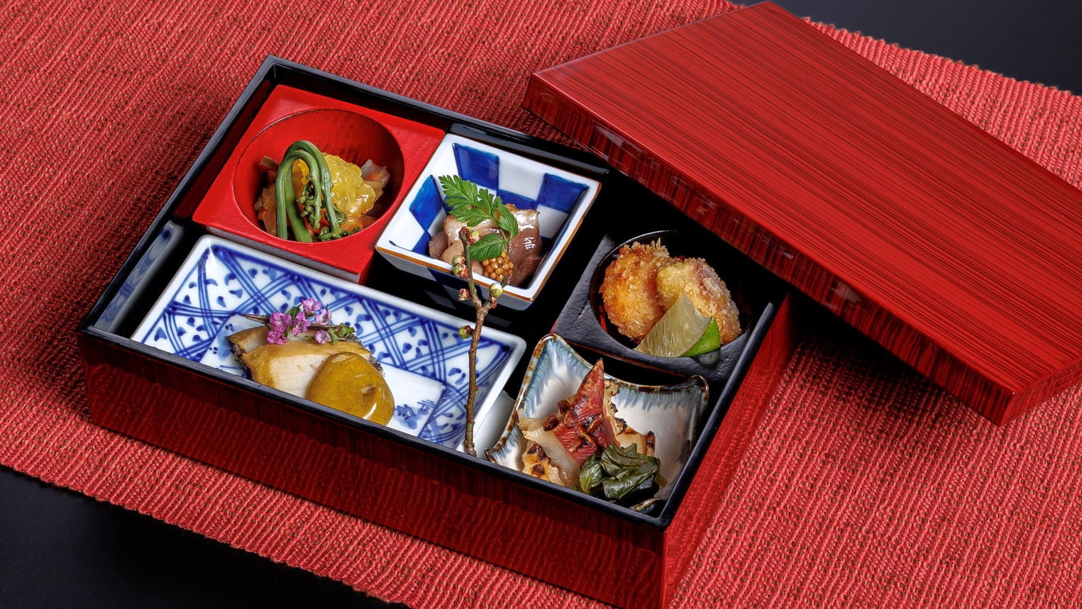 【スタンダード◇創作和食】＜ご夕食時間：17:30〜19:00＞”箱根の四季彩”を本格和食コースで。