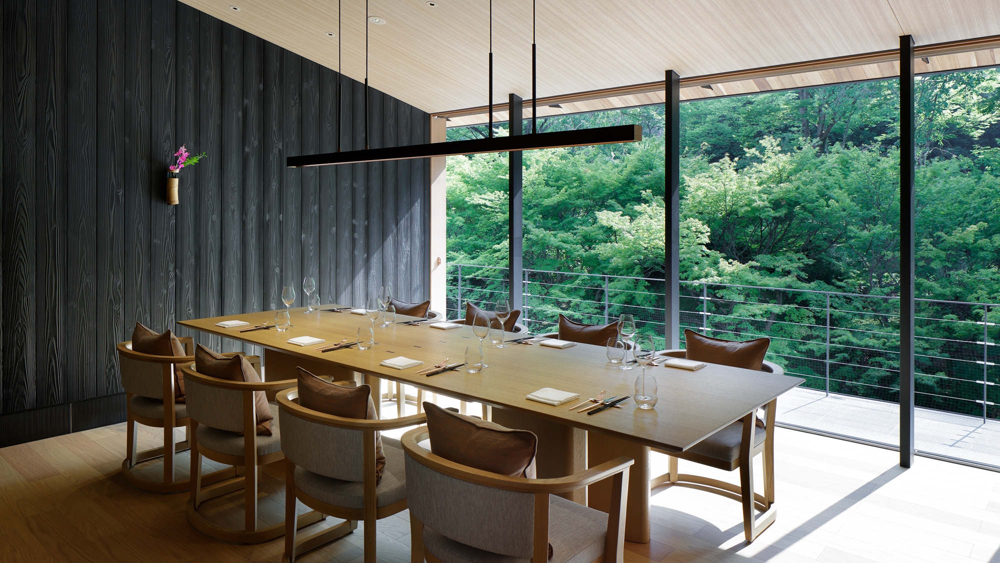 ◆レストラン「TENJIN」　｜雄大な自然の景観を生かしたプライベートルーム