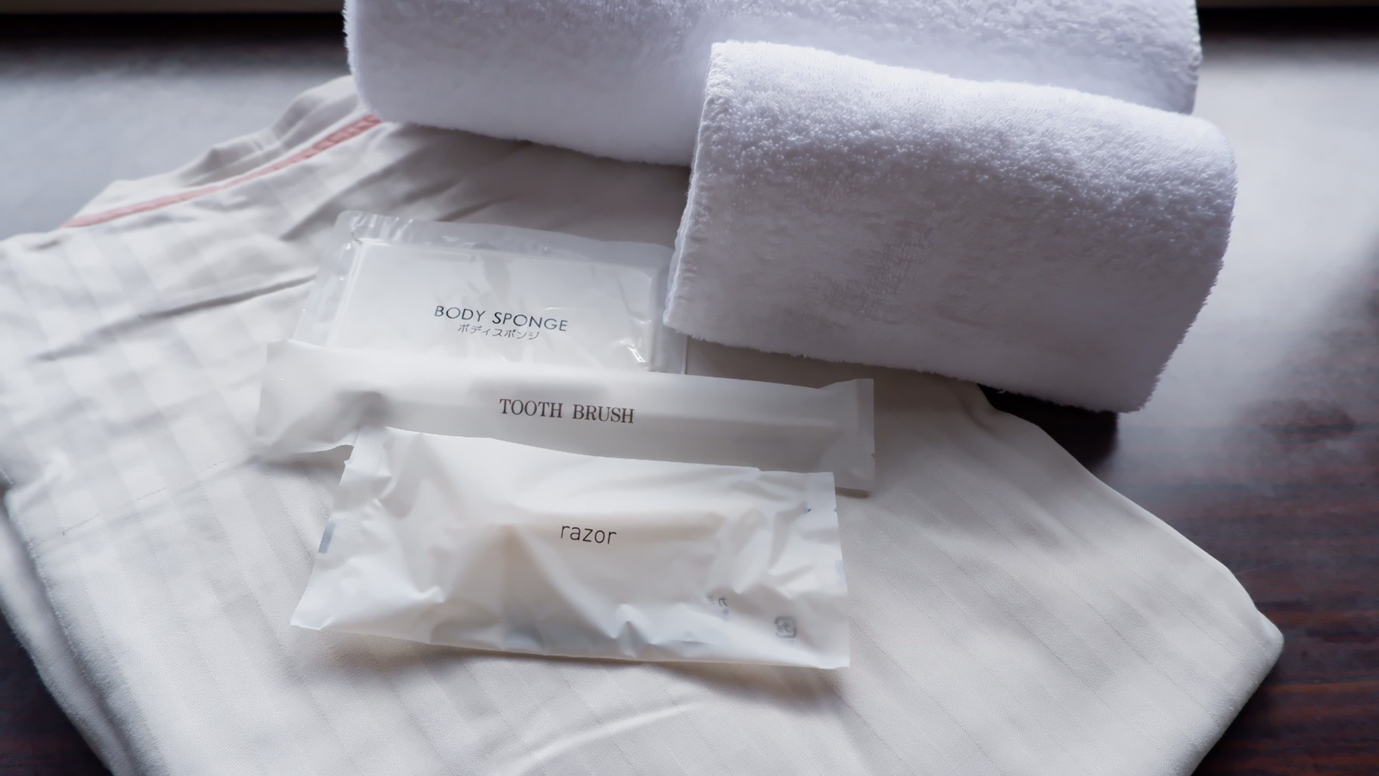 *【客室】タオル、バスタオル、ナイトウェア、アメニティ等、客室にご用意しています。