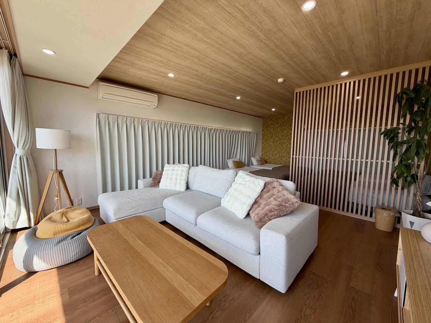 スイートルーム　- LUX OCEAN -