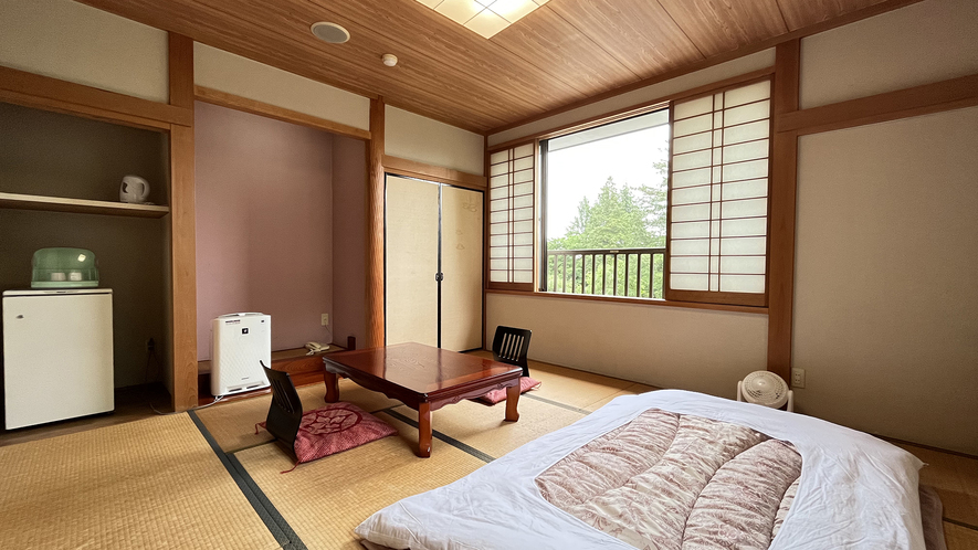 新館2階　8畳の間（バス・トイレなし）