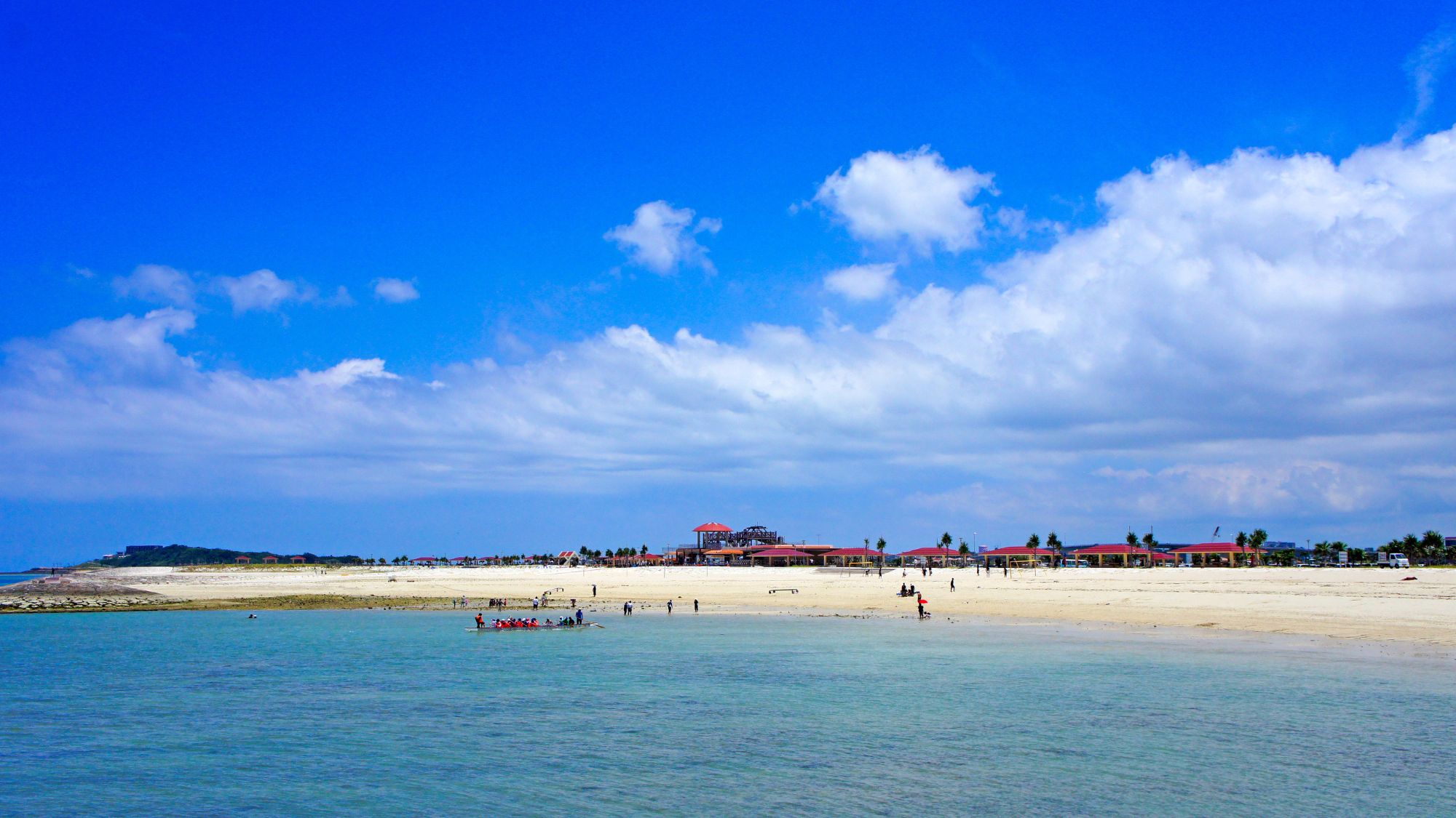 【豊崎海浜公園 豊崎美らSUNビーチ】当館から車で約20分