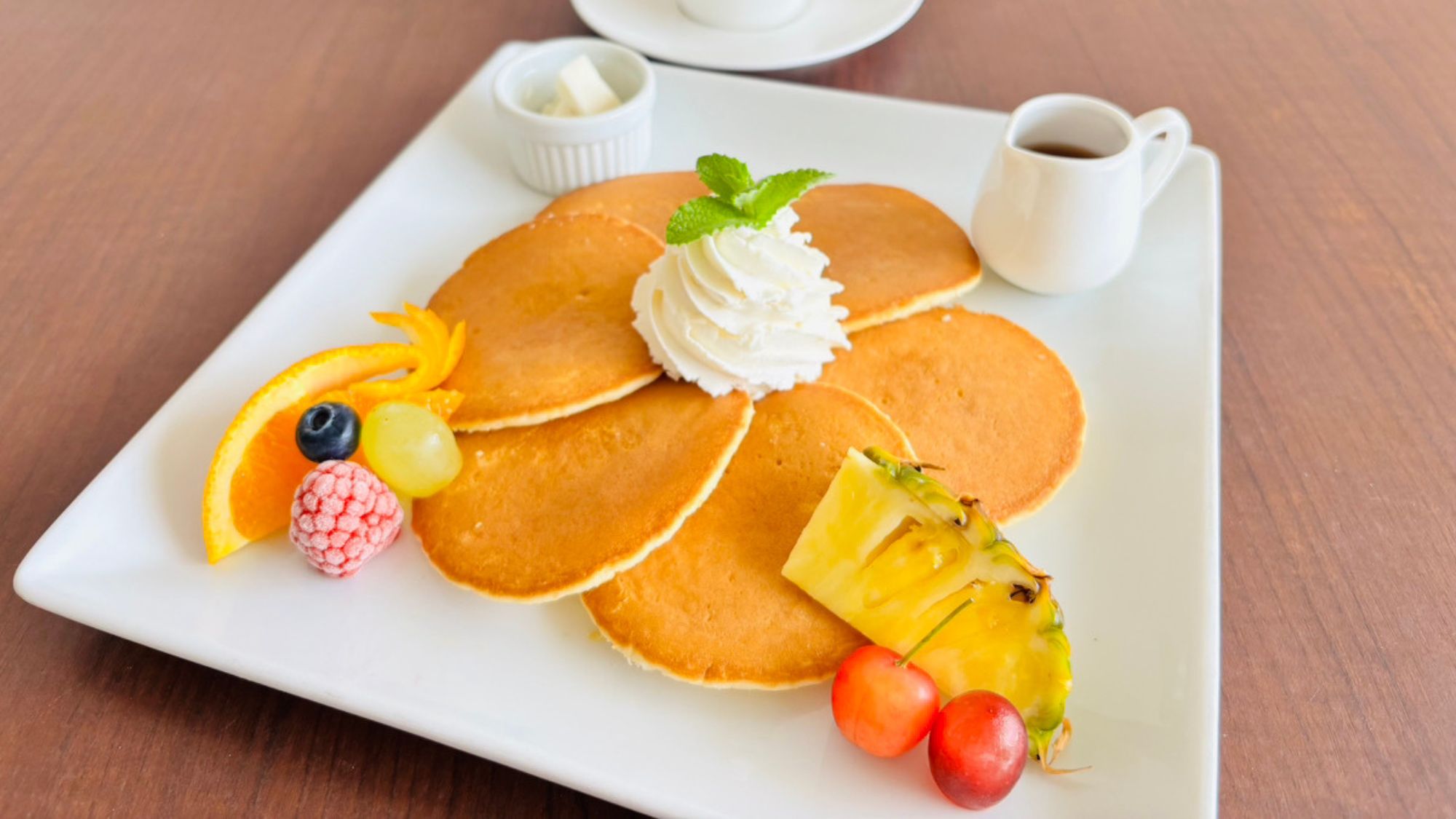 ヴィーガン＆グルテンフリーパンケーキ（通常の朝食料金より＋300円頂戴いたします）