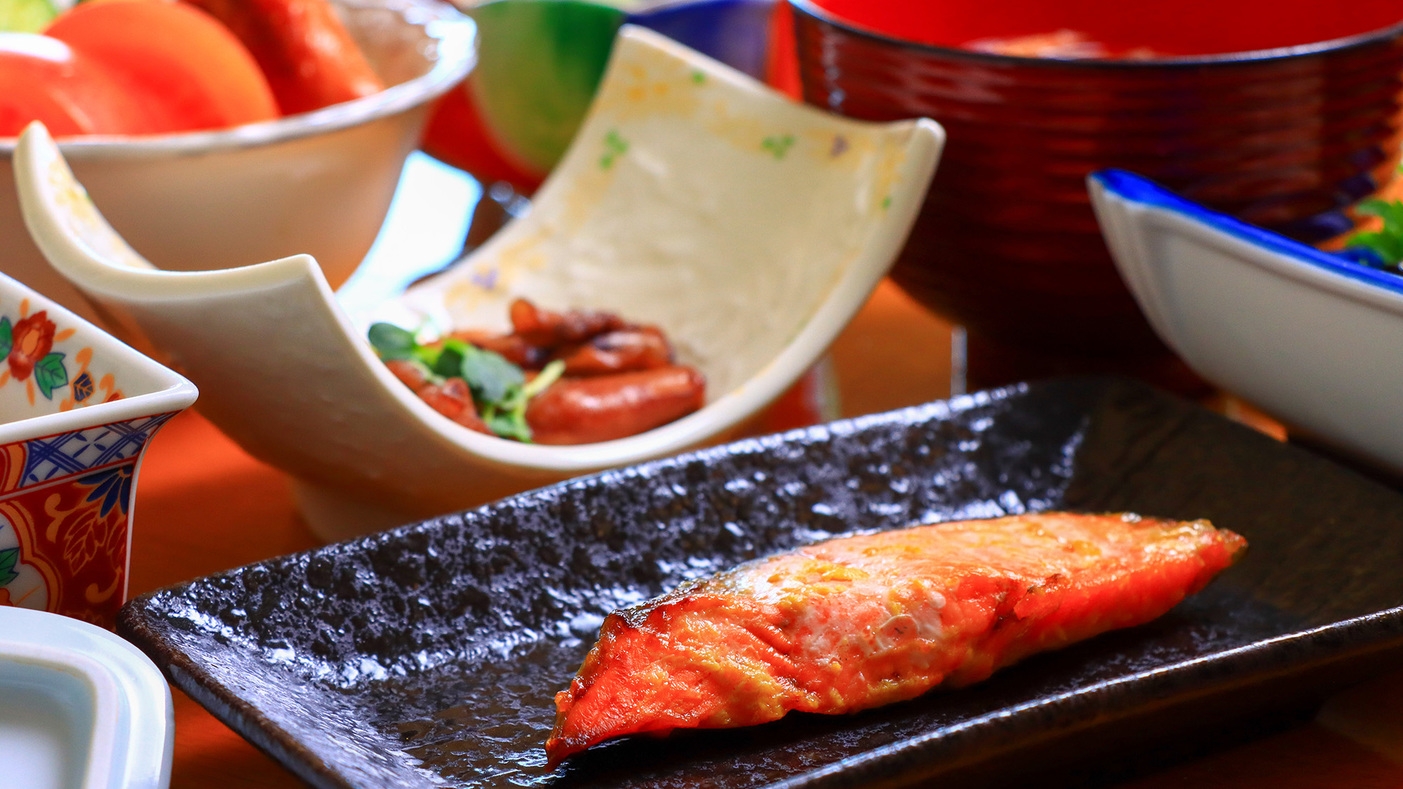 【リーズナブル/２食付】女将特製のボリューム満点な定食を召し上がれ♪［特典ビール付］