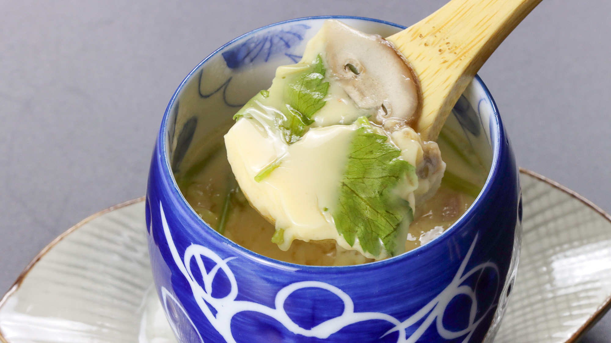 #リーズナブル夕食　だしの旨みが広がる手作り茶碗蒸し。