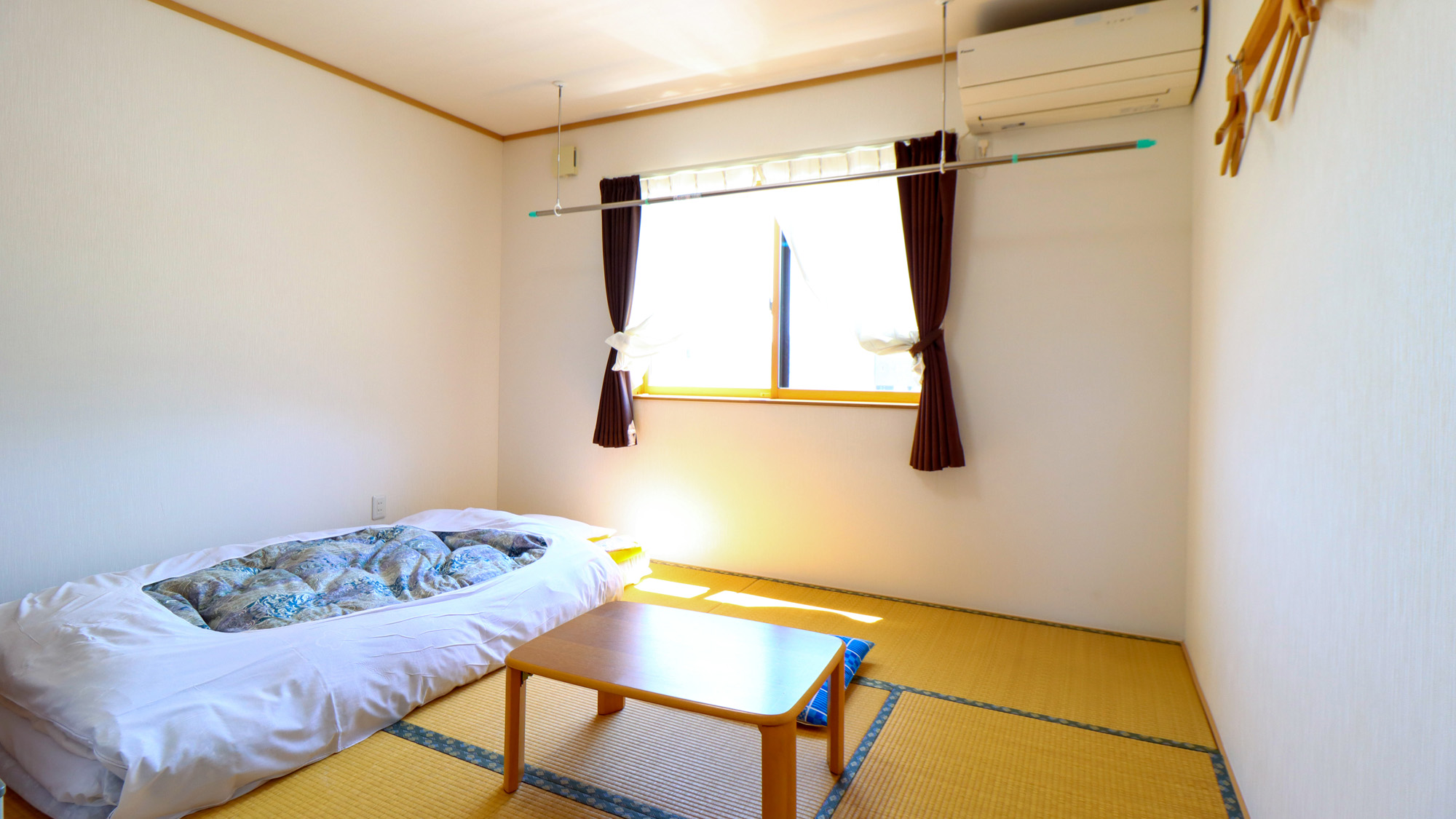 【客室】事前にお布団を敷かせて頂いています