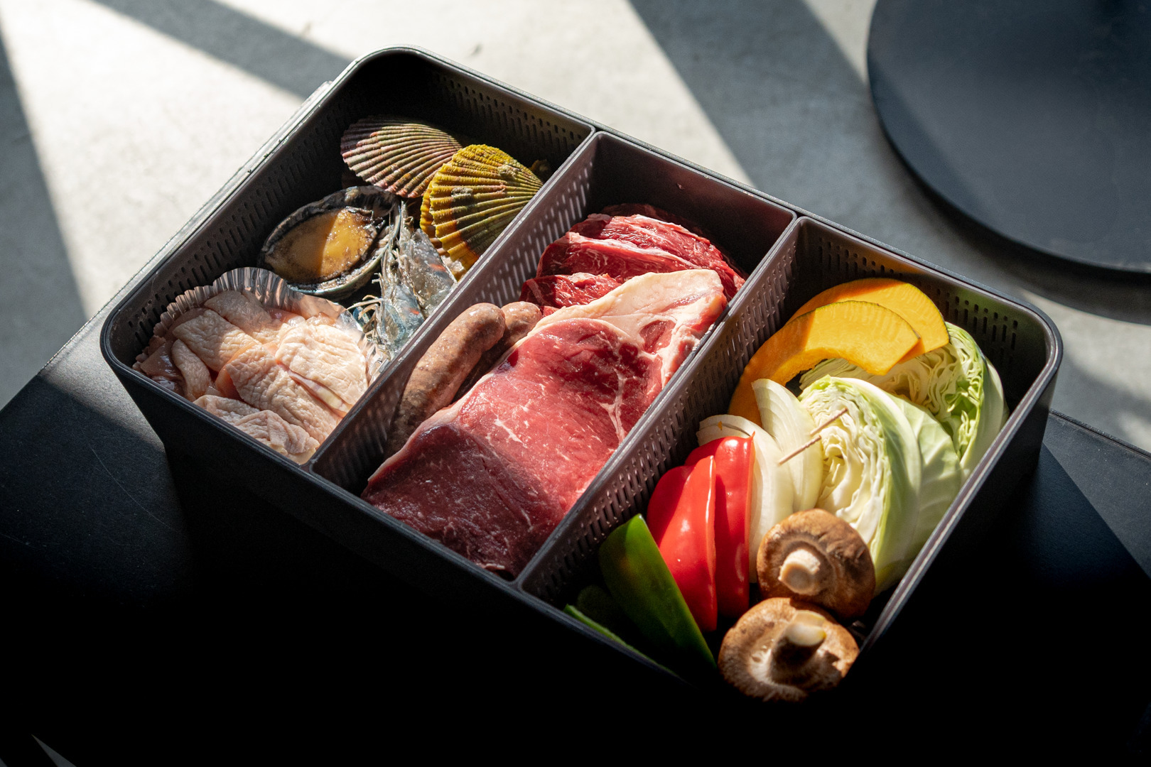 地元食材を活かしたスパイスとソースで楽しむ。海鮮＆お肉のお手軽BBQプラン【1泊2食付き】