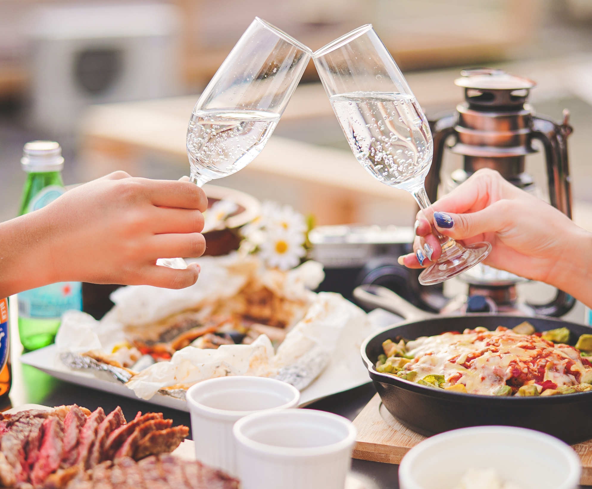 夏でも快適に。アウトドアの醍醐味を味わいながら本格BBQ料理が楽しめる1泊2食付きプラン
