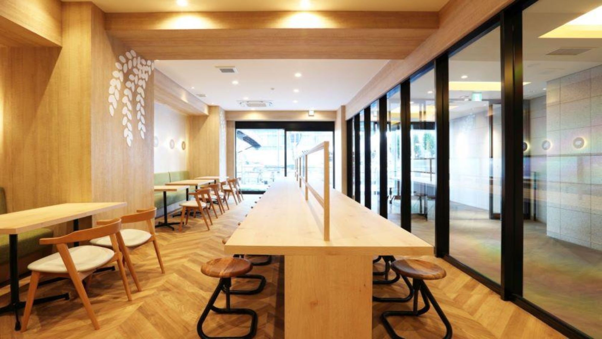 【ぴよりんルーム第３弾】人気スイーツ「ぴよりん」引き換え＆オリジナル置時計付き（朝食付き）