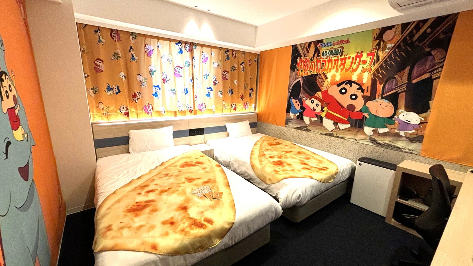 「クレヨンしんちゃんルーム」【超華麗！灼熱のカスカベダンサーズ】オリジナル限定グッズ付　朝食付