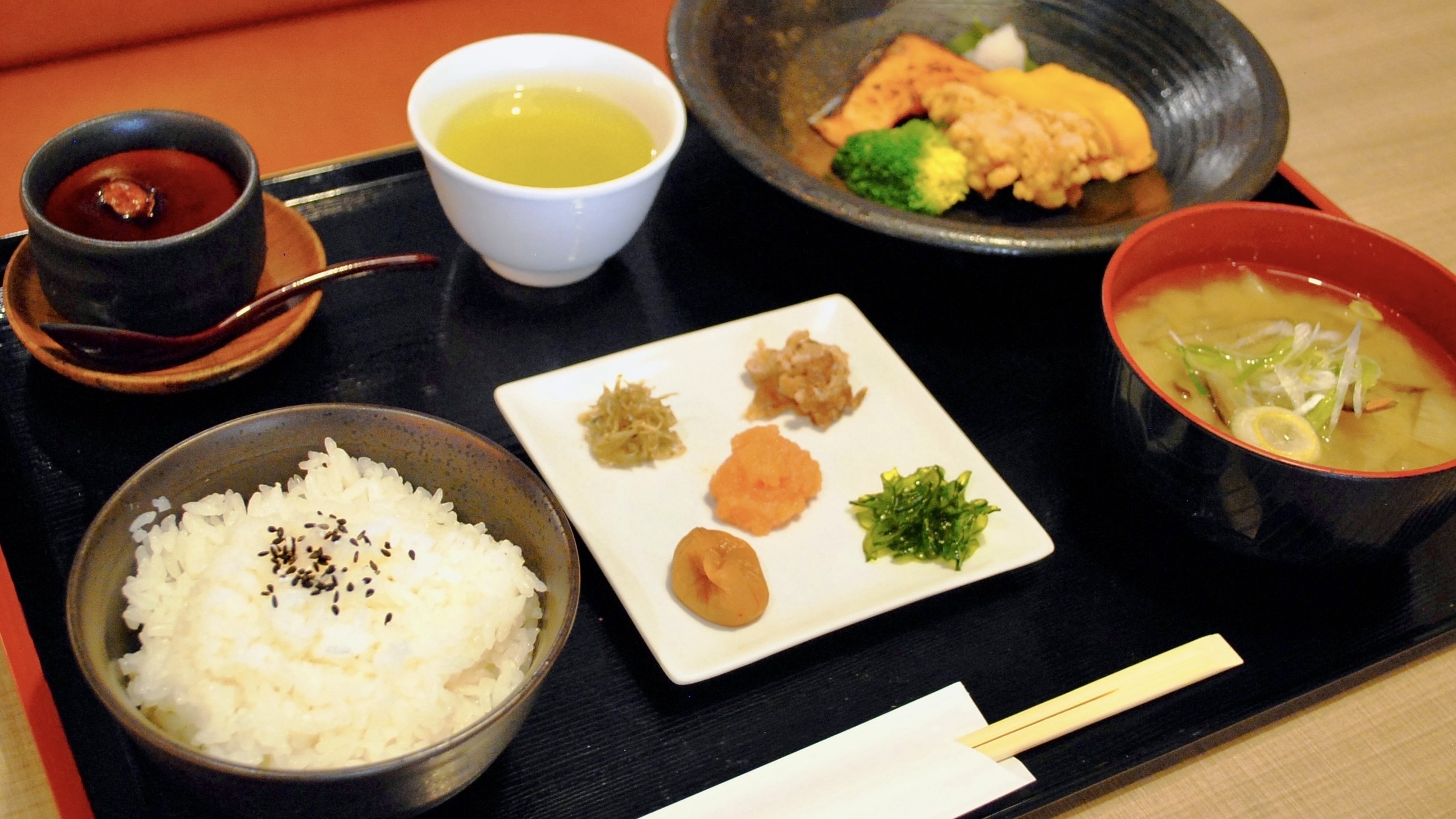 【特選米の銀しゃり御膳】