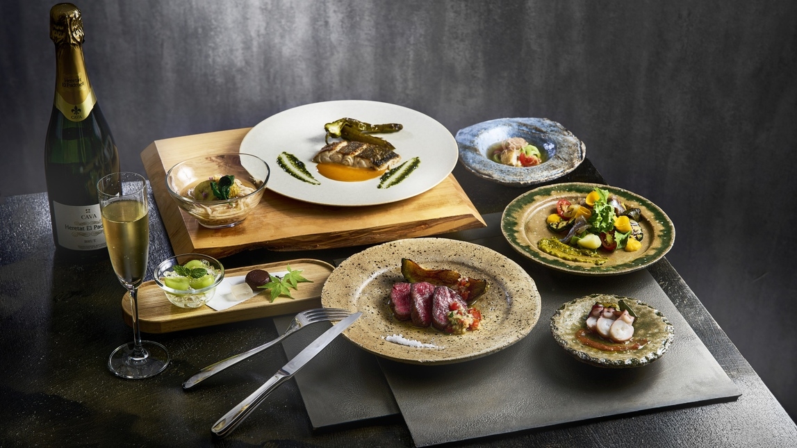 【楽天セール・ポイント11倍プラン】  （夕朝食付+お夜食+ミニバー+フリーフロー）