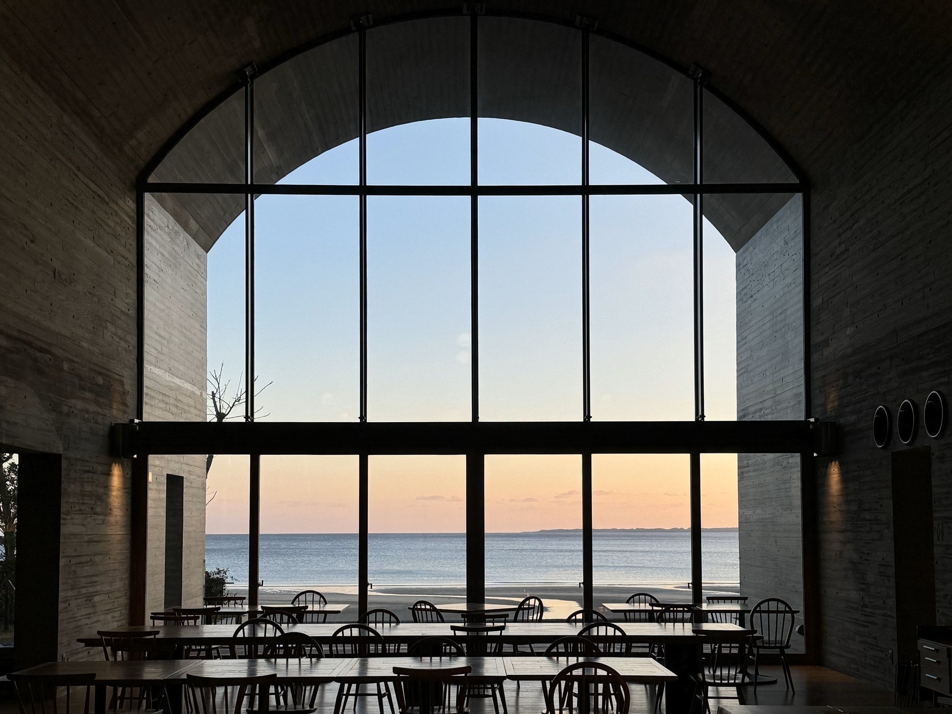 【二食付き｜夕食17:30プラン】夕暮れ時の海と空を満喫するディナー