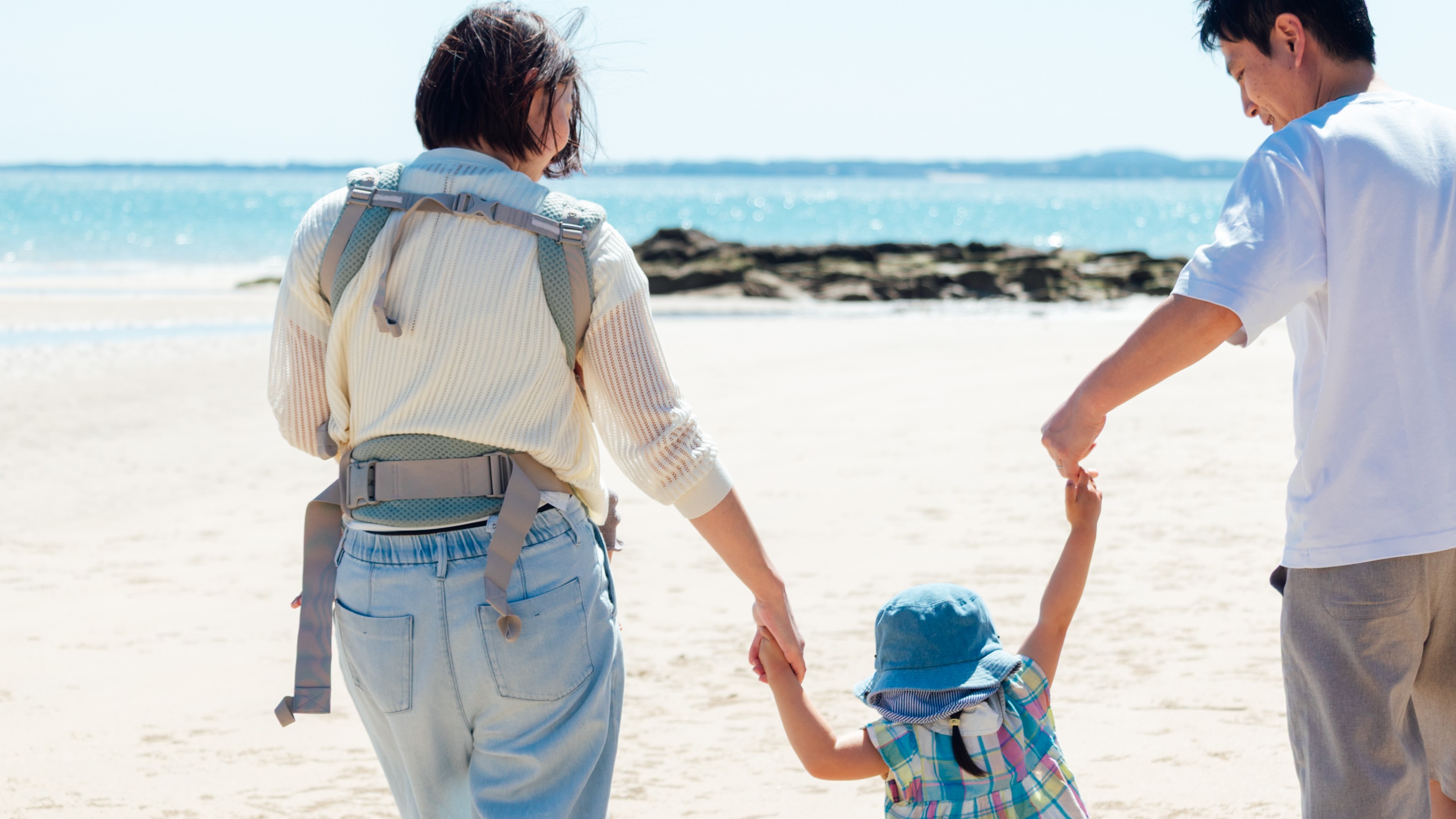 お子様の海デビューにもぴったりな遠浅のビーチ。