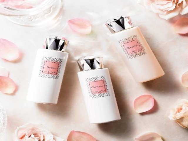 ジルスチュアート トータルトリートメントセット ホワイトフローラル