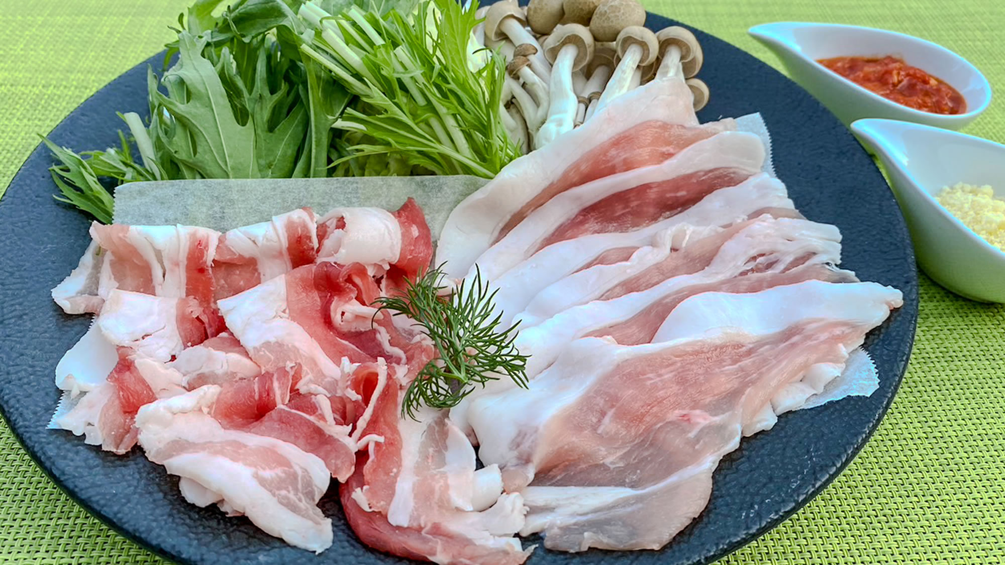 【1泊2食】かけ流しの温泉を楽しむ♪ご夕食は鹿児島産黒豚しゃぶしゃぶ、ミニ黒毛和牛ステーキを♪