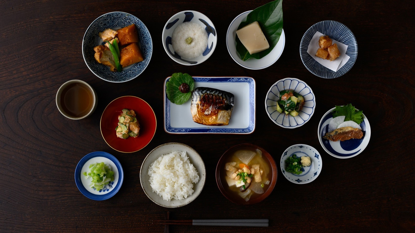 【2食付】地元のお母さんの手料理をお部屋で｜熊川おもてなし膳とやさしい味わいの朝粥