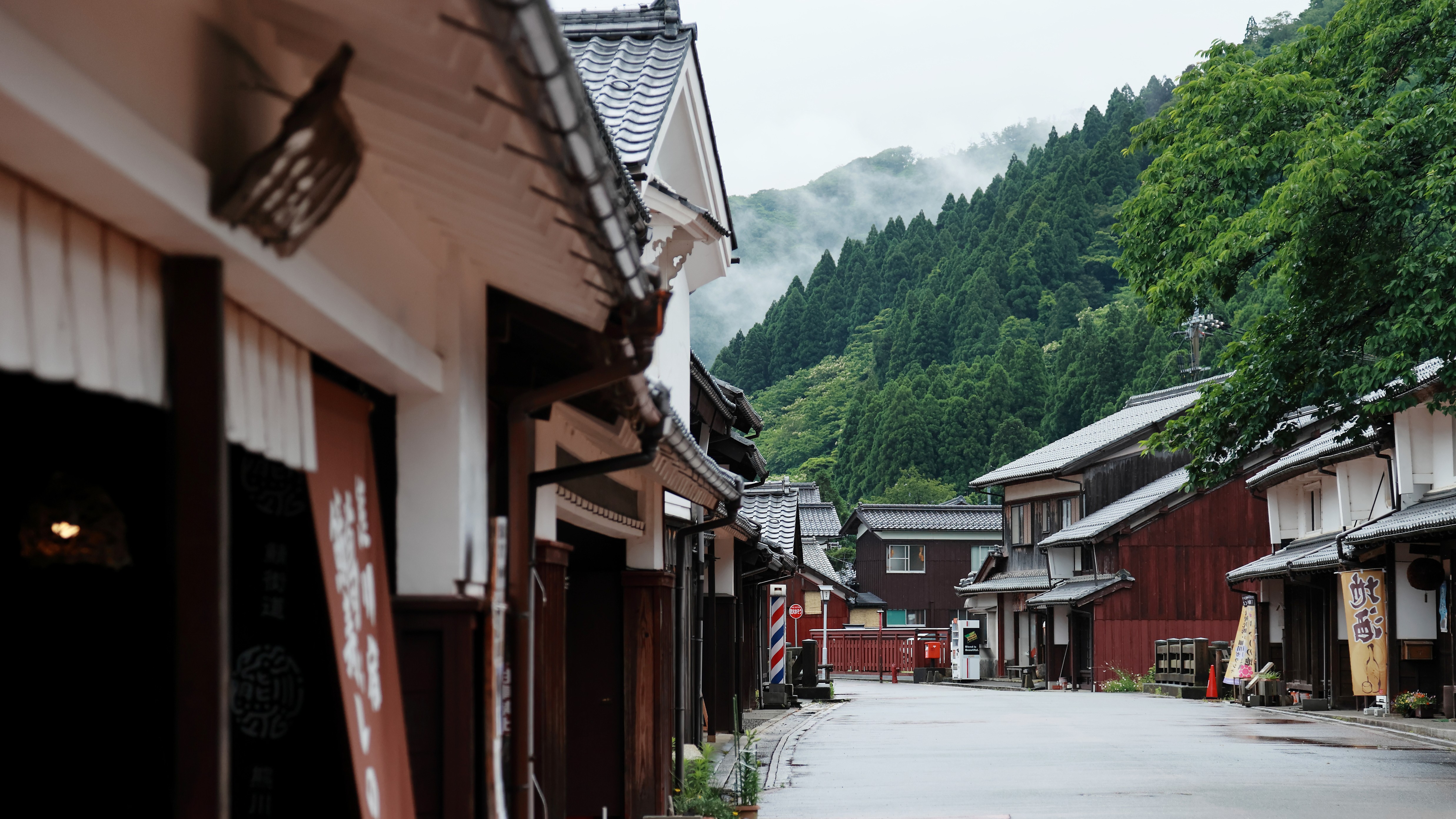 【文化財に指定された熊川宿の町並み】