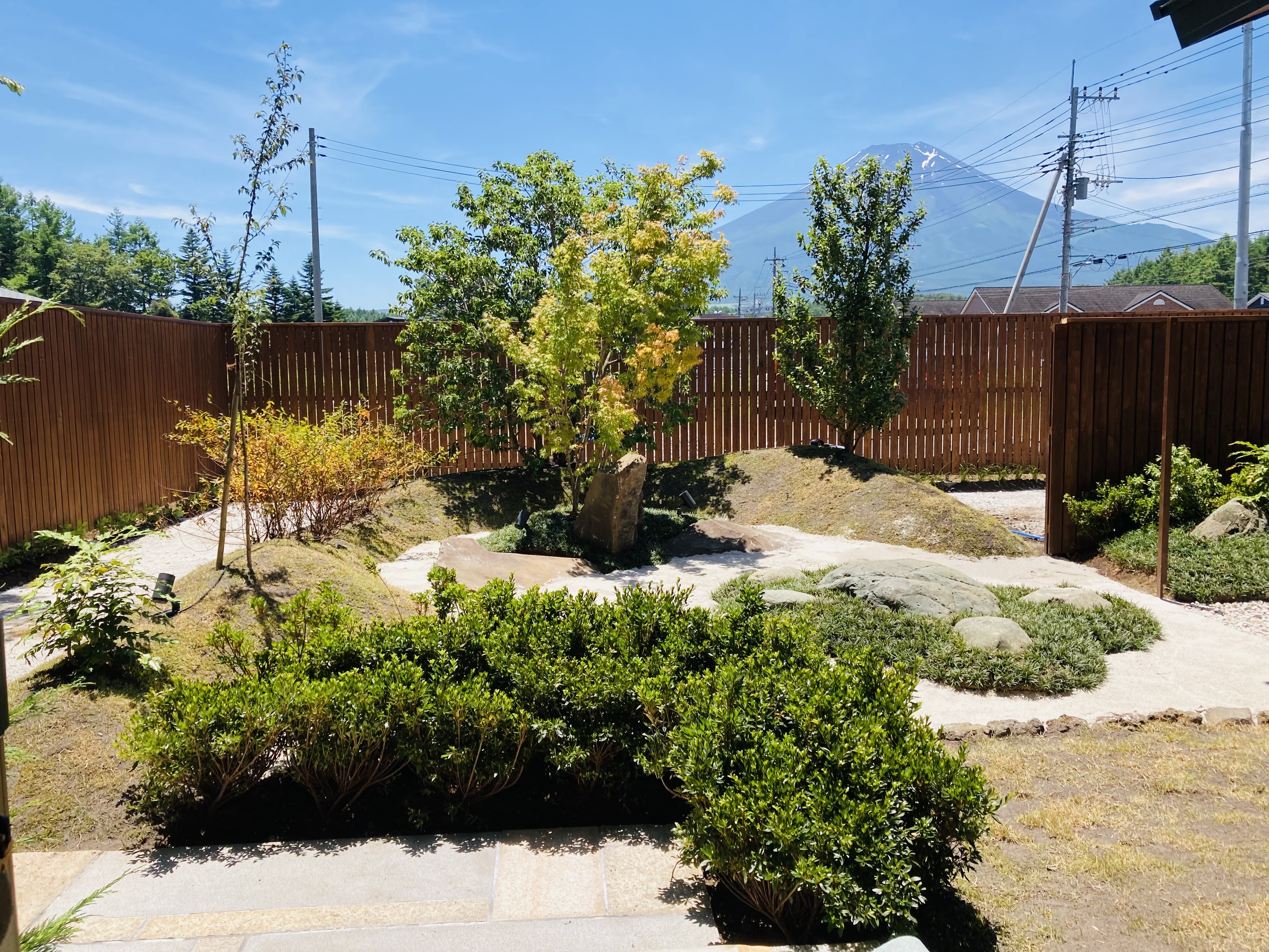 雪富士・１Fの庭園