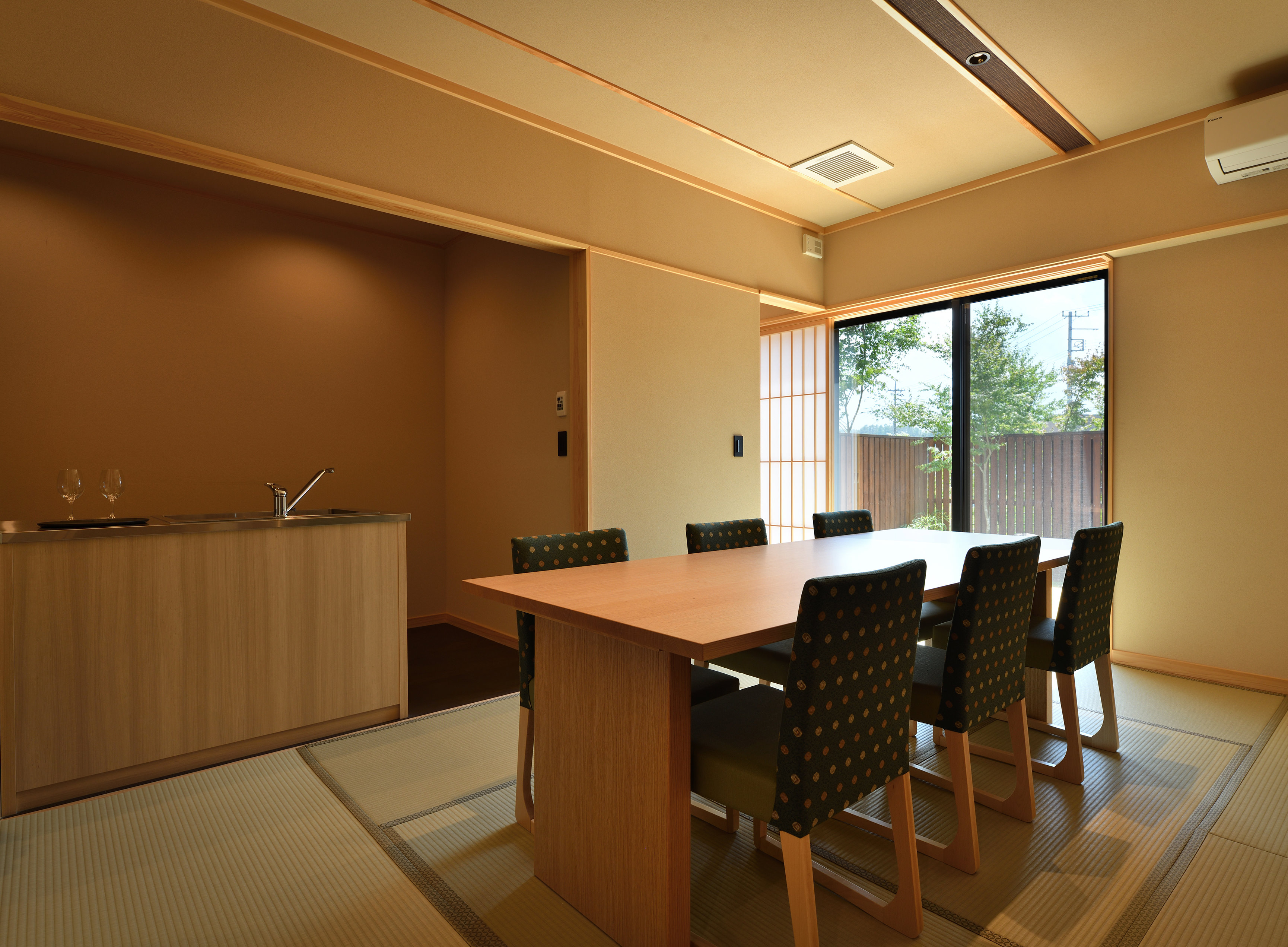 別邸月見－ダイニング