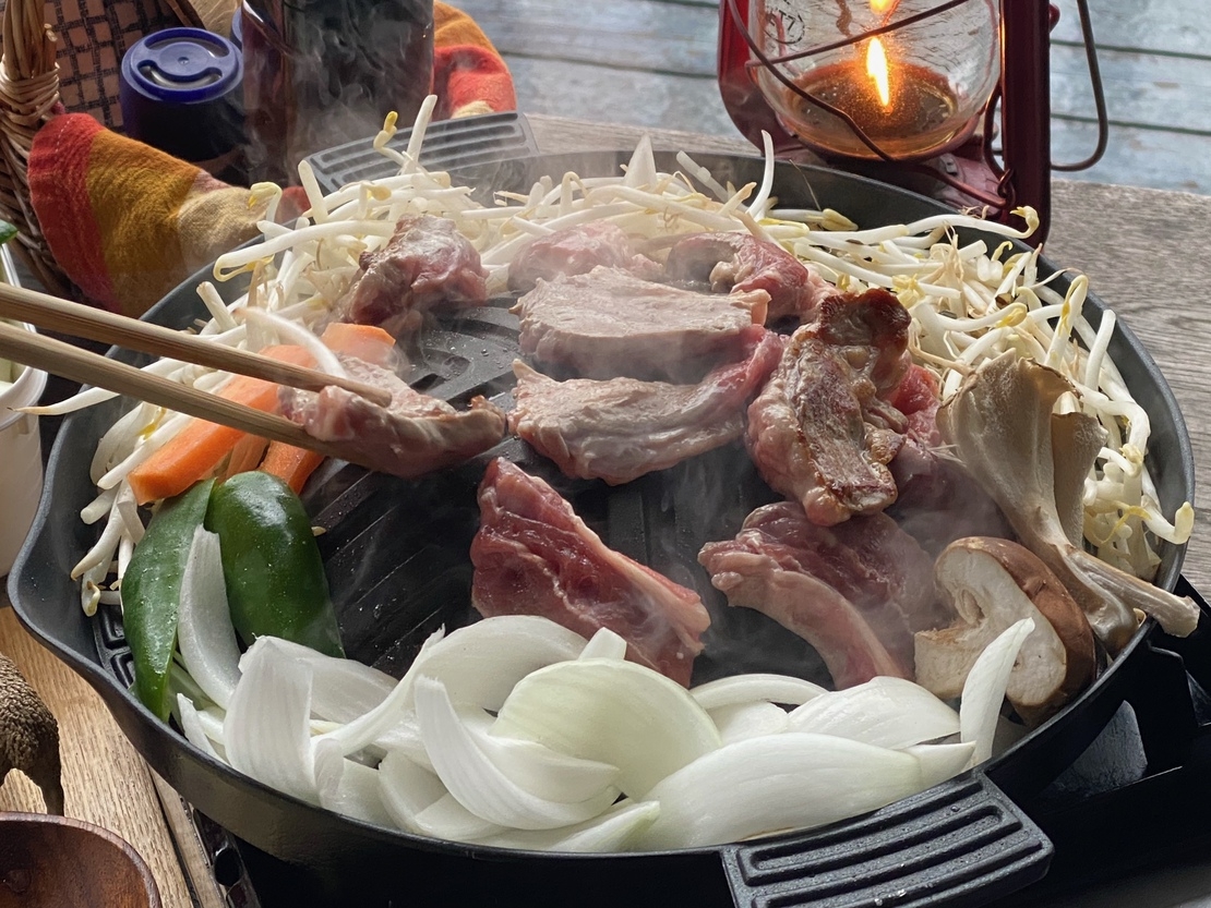 【秋限定】生ラムジンギスカン・朝食・焚火用薪付・さらにサウナも無料で使用できる限定プラン！