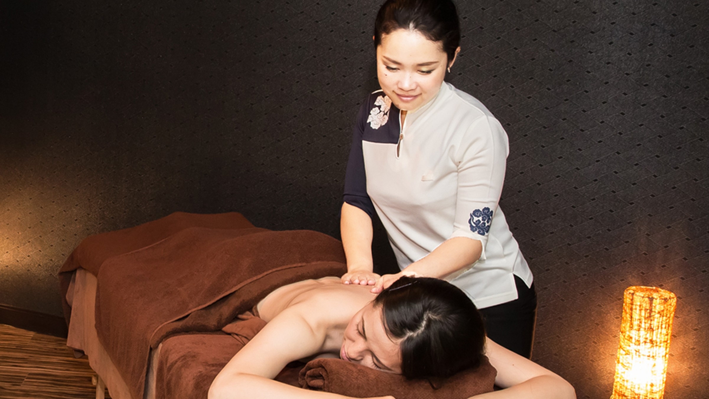 【お一人様エステ付】14:00〜時間指定　姉妹ホテルで極上エステ120分コースを堪能　朝食付