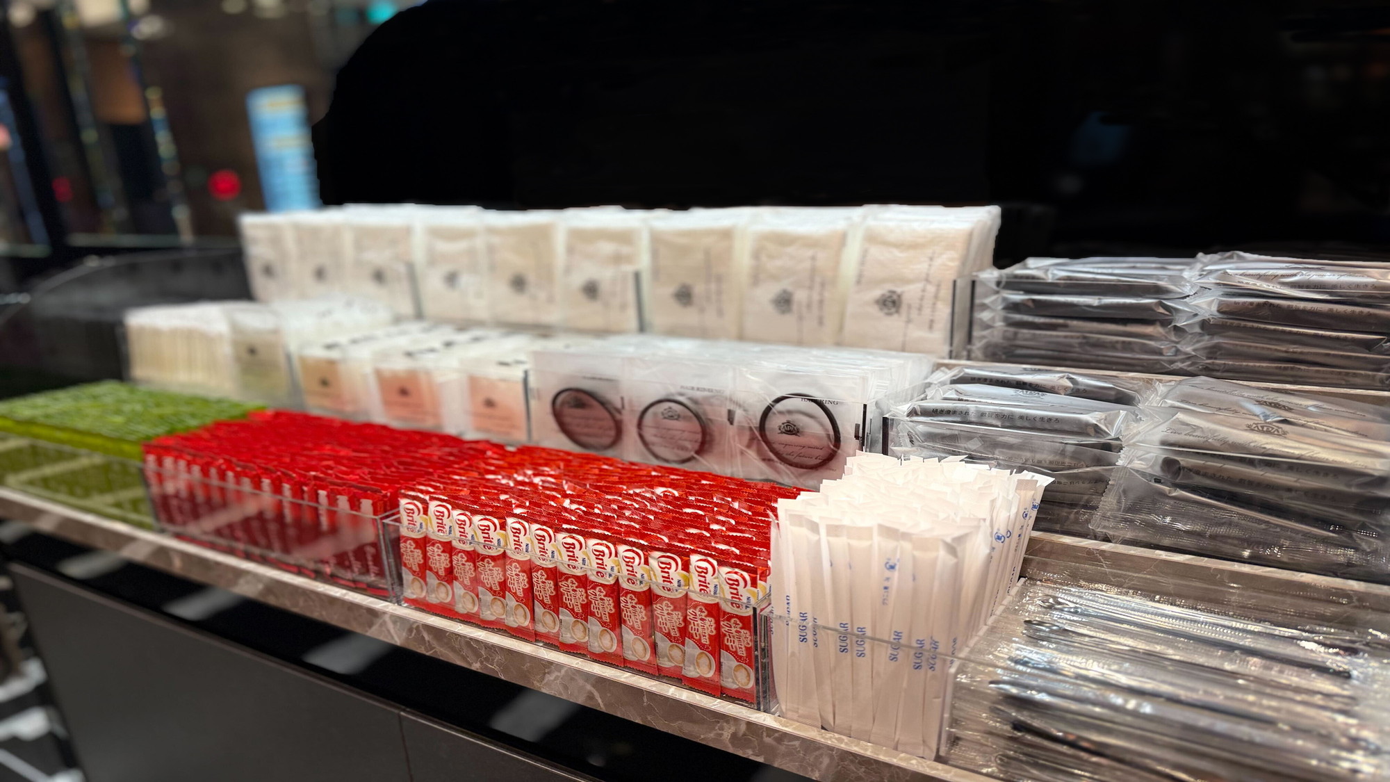 【2025年12月1日から導入】1階にアメニティバーを設置しております。必要なアメニティをお部屋までお持ちくださいませ。