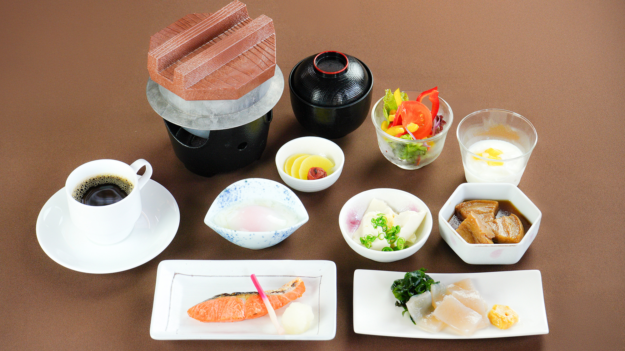 ■朝食「御膳料理」　一例　（お日にちによって御膳料理またはバイキングメニューとなります）