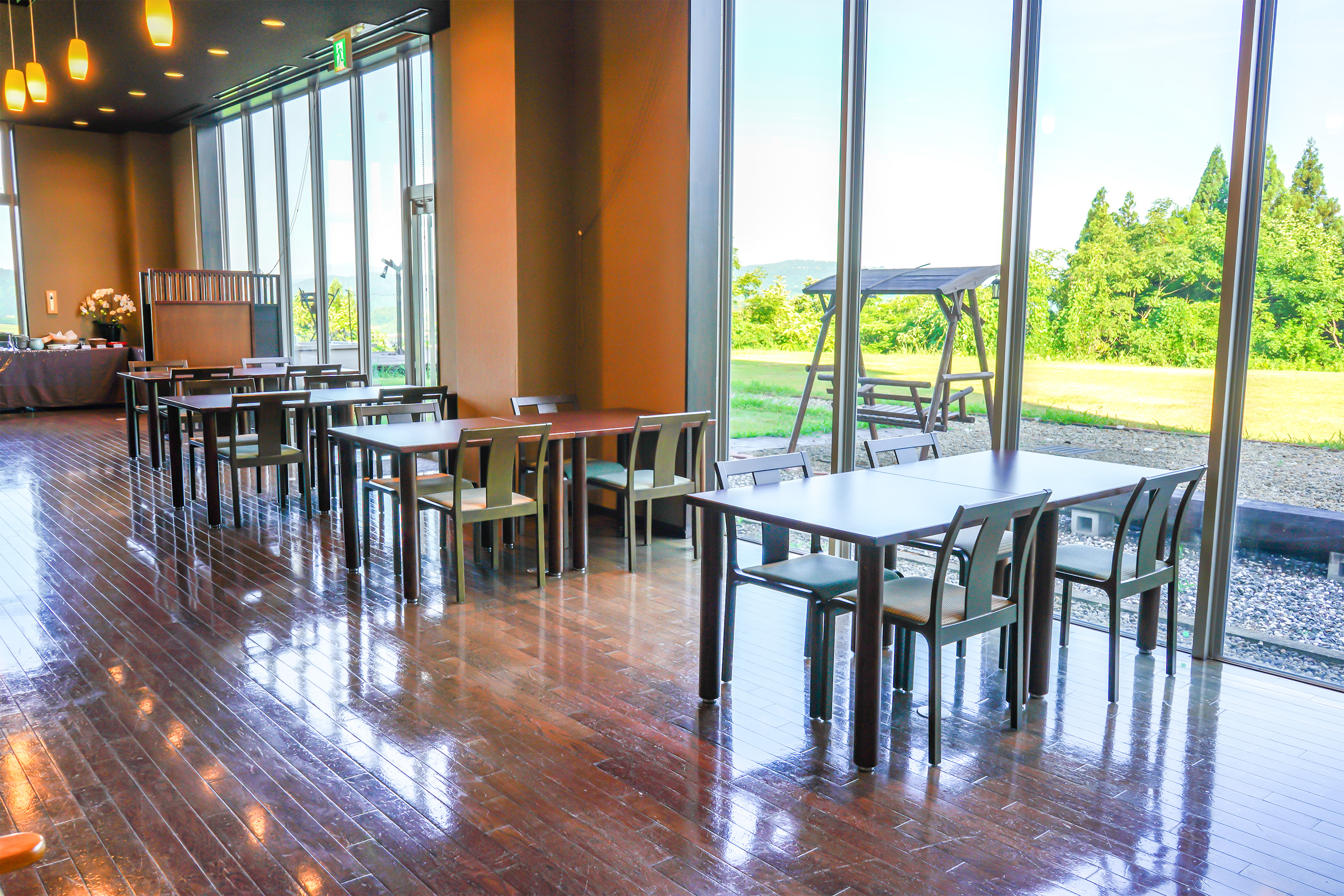 ■お食事会場　「けやき」