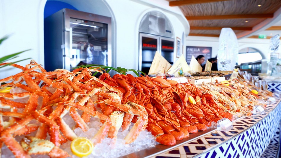 レストラン「UNO MAS」54階