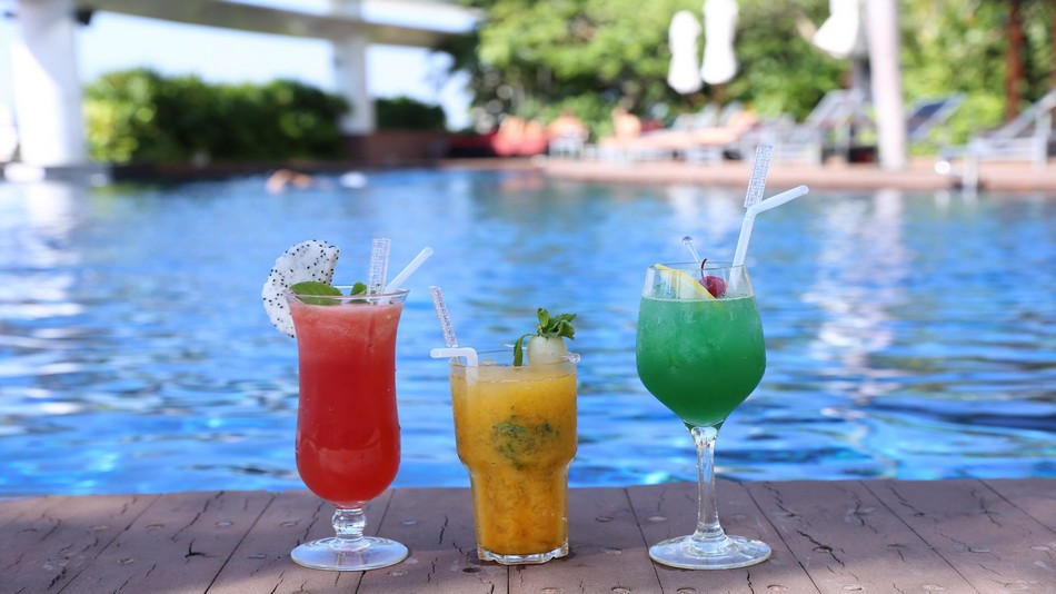 プールサイドバー