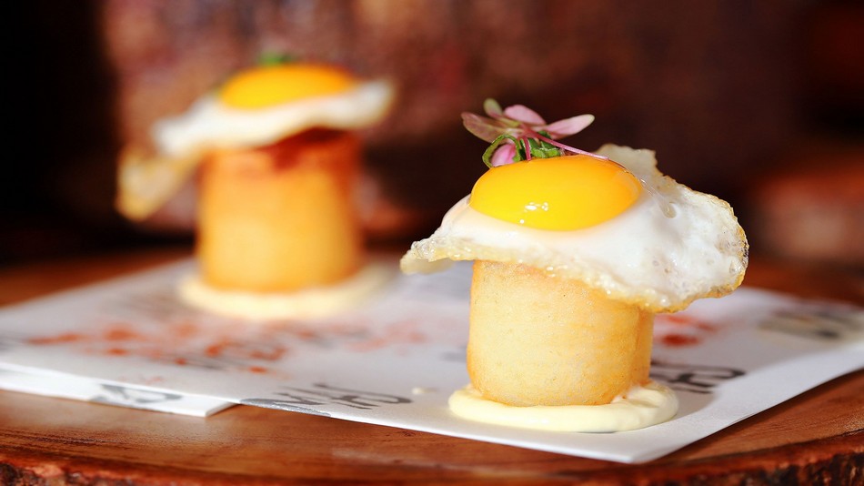 レストラン「UNO MAS」54階