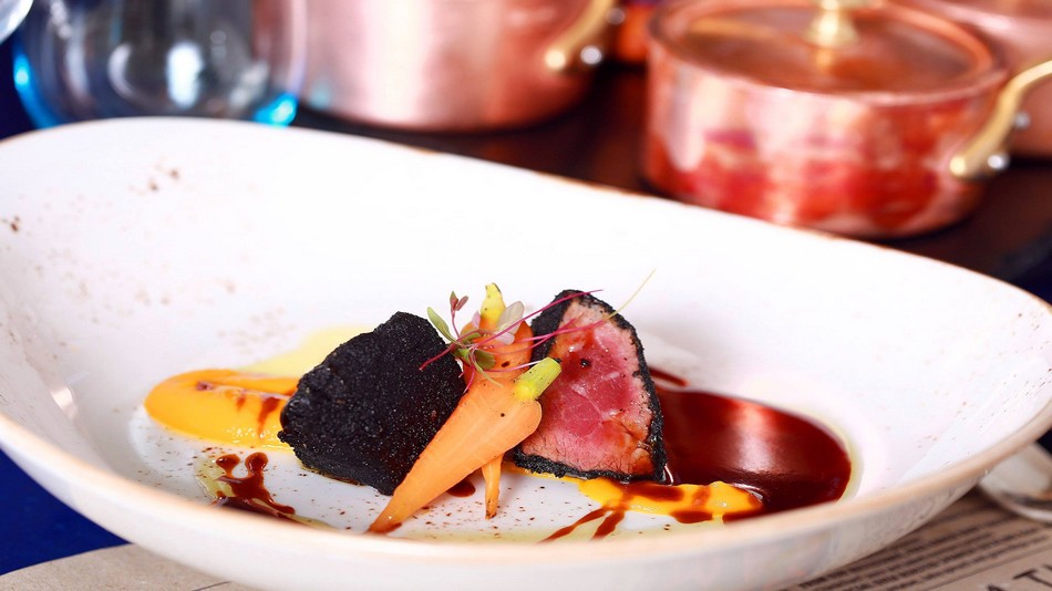 レストラン「UNO MAS」54階