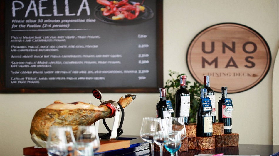 レストラン「UNO MAS」54階