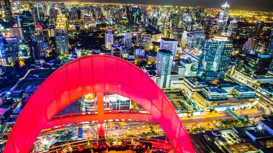 レストラン「Red Sky」55－56階