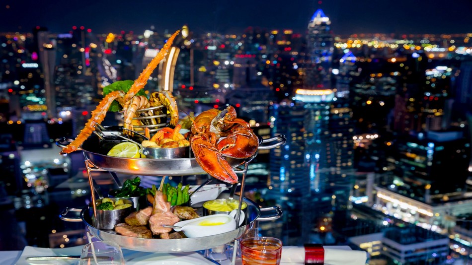 レストラン「Red Sky」55－56階